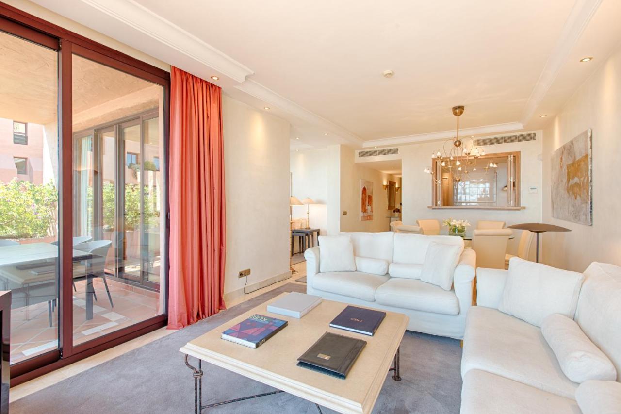 Bahia Beach Apartments Estepona Buitenkant foto