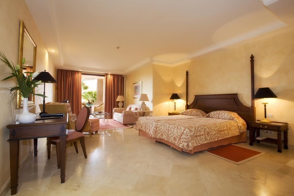 Bahia Beach Apartments Estepona Kamer foto