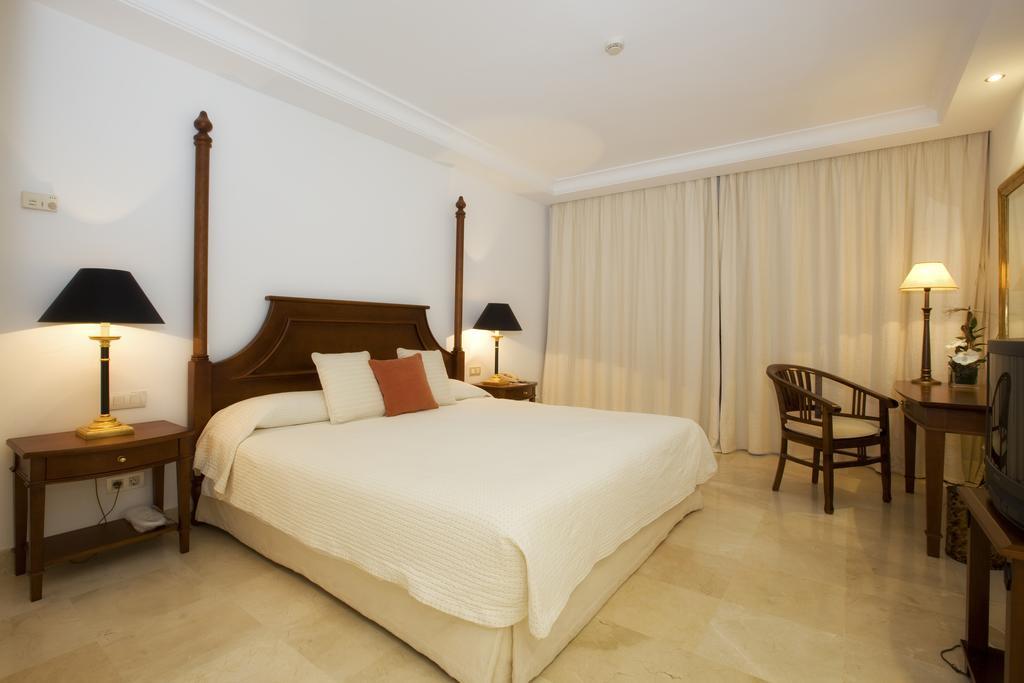 Bahia Beach Apartments Estepona Kamer foto